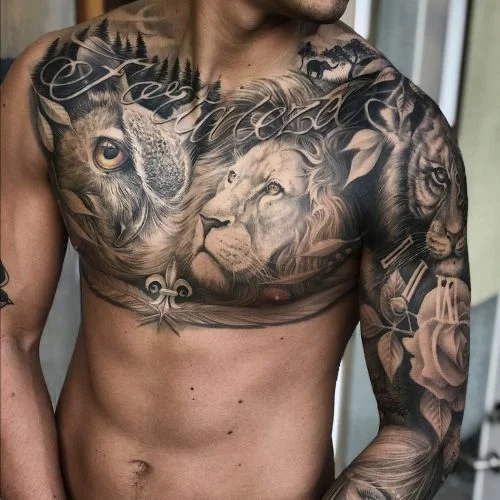 tatuajes en el pecho